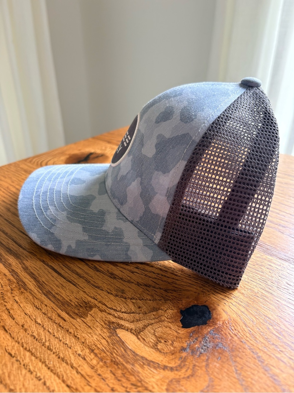 New without tags Free Fly Men’s SnapBack' Light Bluish- Gray Camo Trucker Hat - Picture 4 of 8